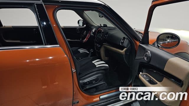 Mini Cooper Countryman 2018 — Şəkil 35/35