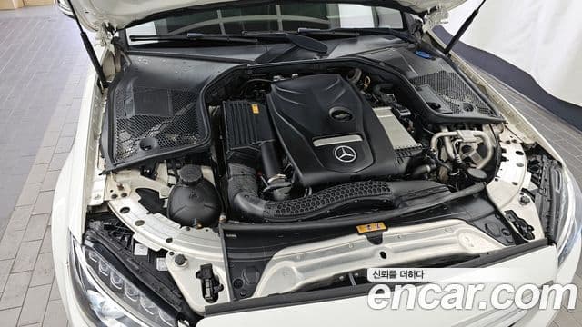Mercedes-Benz C-Class 2018 — Şəkil 15/34