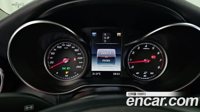 Mercedes-Benz C-Class 2018 — Şəkil 11/34