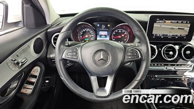 Mercedes-Benz C-Class 2018 — Şəkil 18/34