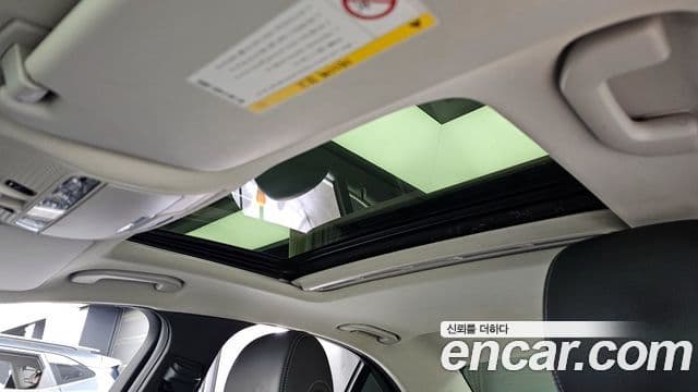 Mercedes-Benz C-Class 2018 — Şəkil 29/34