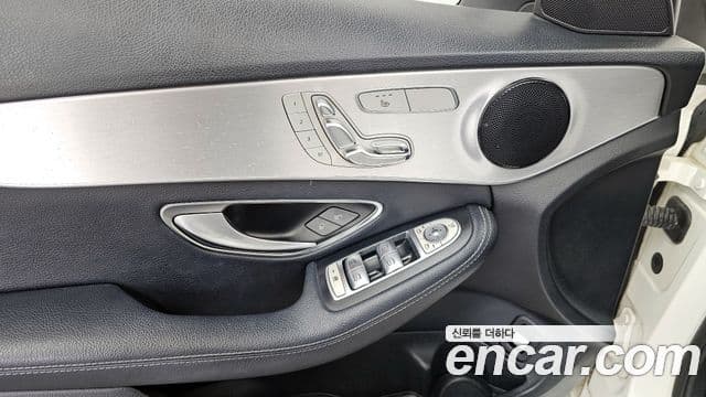 Mercedes-Benz C-Class 2018 — Şəkil 24/34