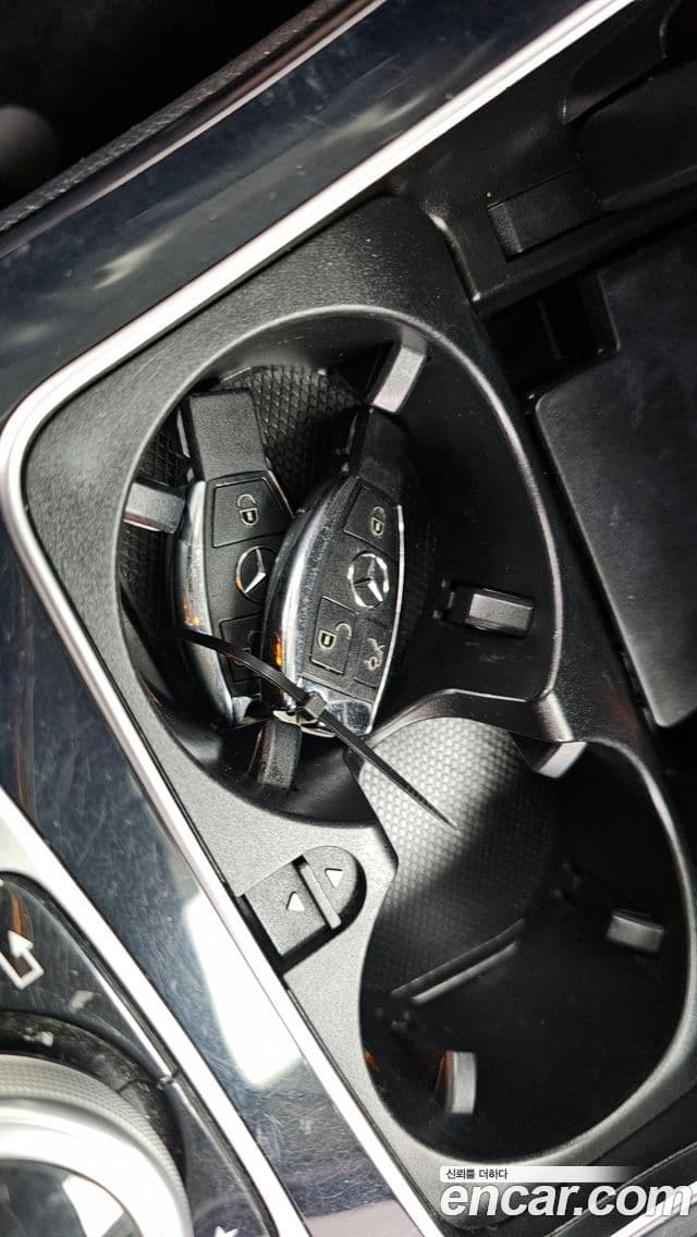 Mercedes-Benz C-Class 2018 — Şəkil 33/34