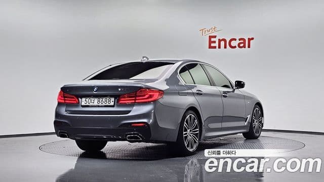 BMW 5 Series 2019 — Фото 2/20
