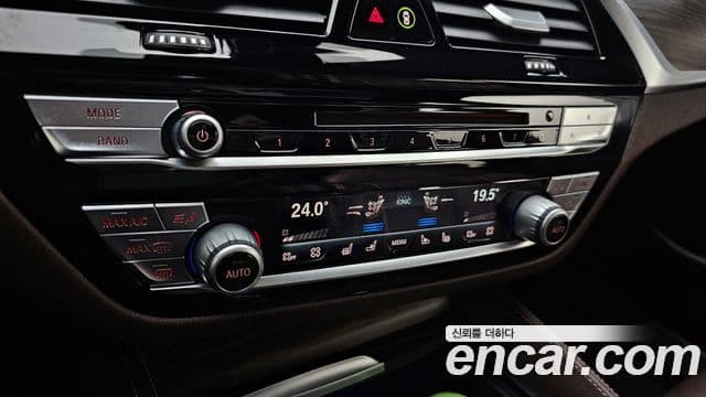BMW 5 Series 2019 — Фото 18/20
