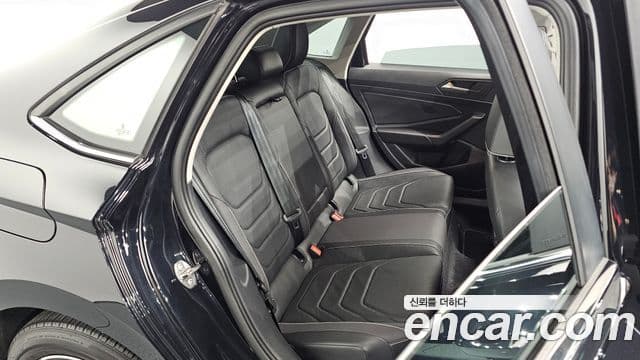 Volkswagen Jetta 2024 — ფოტო 11/20