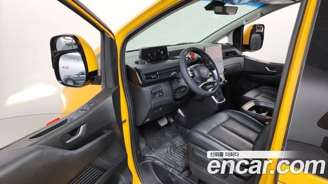 Hyundai Staria 2023 — ფოტო 10/20