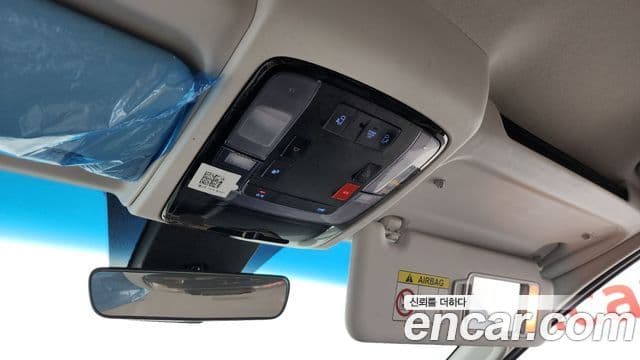 Hyundai Staria 2023 — ფოტო 18/20