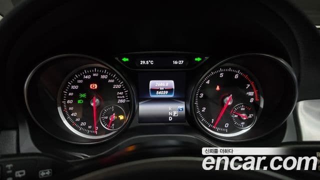 Mercedes-Benz GLA-Class 2018 — Фото 8/20