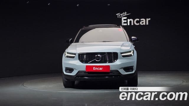 Volvo XC40 2021 — ფოტო 3/20