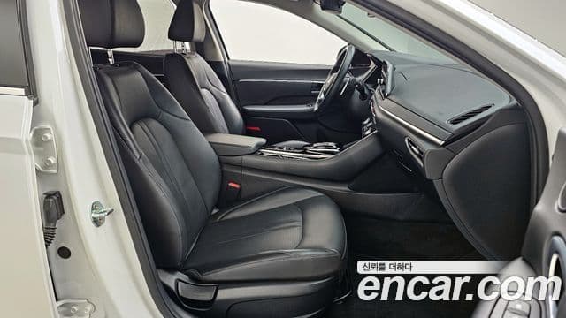 Hyundai Sonata 2020 — ფოტო 11/20