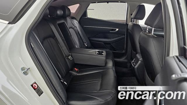 Hyundai Sonata 2020 — ფოტო 12/20