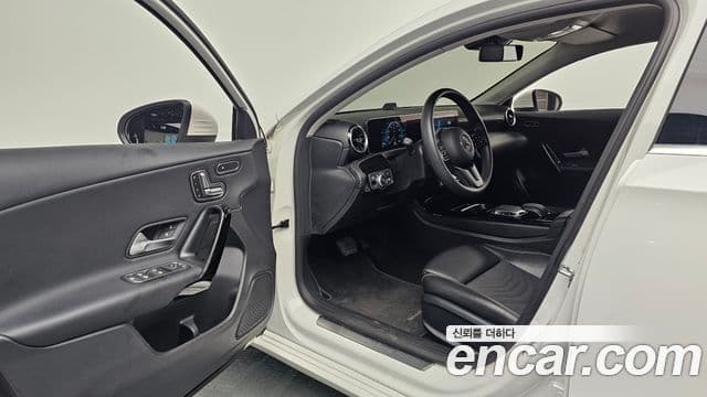 Mercedes-Benz A-Class 2019 — Şəkil 9/20