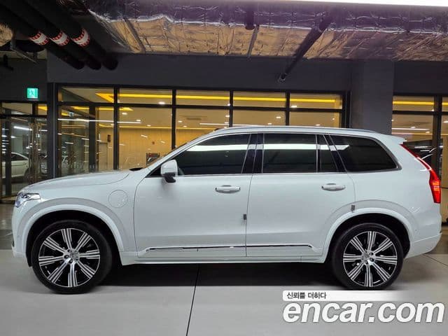 Volvo XC90 2022 — Şəkil 9/20