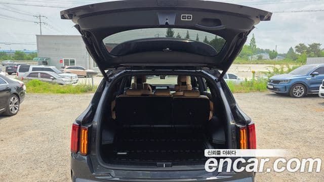 Kia Sorento 2023 — ფოტო 20/20