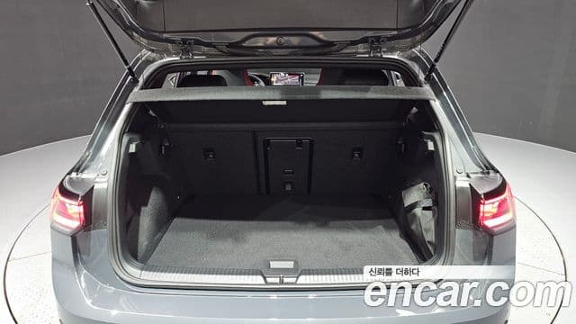 Volkswagen Golf 2025 — ფოტო 17/20