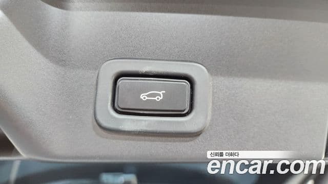 Land Rover Range Rover Evoque 2022 — Фото 19/20