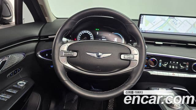 Genesis GV70 2021 — ფოტო 13/20