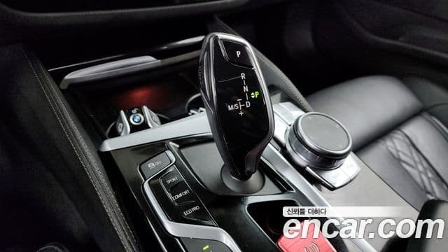 BMW 5 Series 2020 — фото 8 из 20