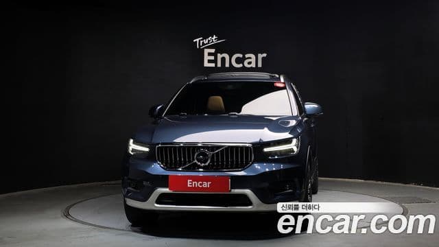 Volvo XC40 2022 — Фото 3/20