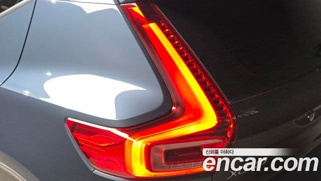 Volvo XC40 2022 — Photo 7/30