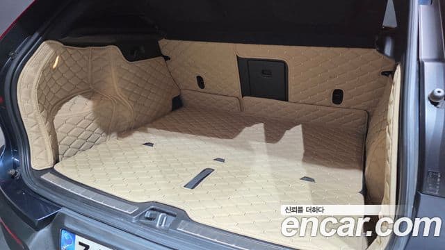 Volvo XC40 2022 — Photo 13/30