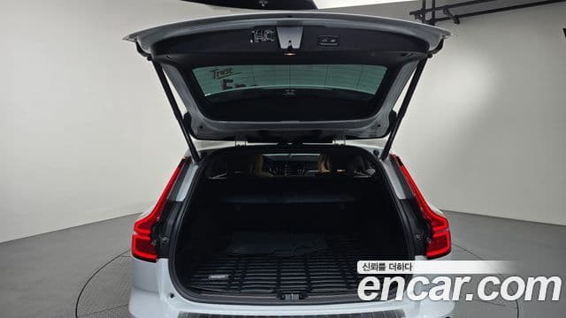 Volvo V60 Cross Country 2021 — Şəkil 18/20