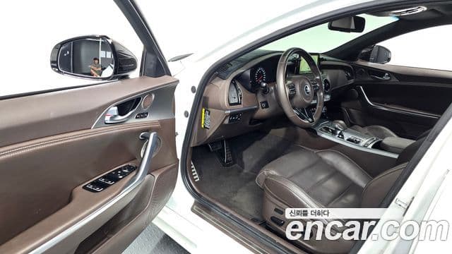 Kia Stinger 2018 — Şəkil 10/20
