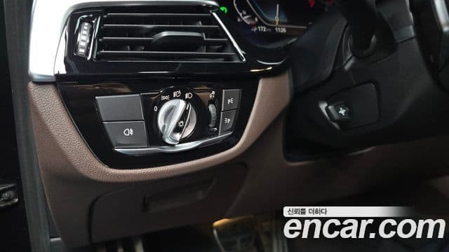 BMW 5 Series 2021 — ფოტო 16/20