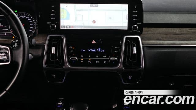 Kia Sorento 2022 — ფოტო 13/20