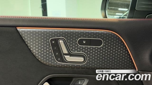 Mercedes-Benz GLB-Class 2025 — Фото 13/20