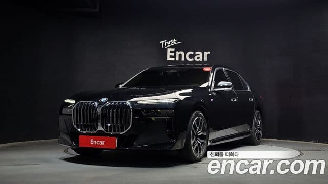 BMW 7 Series 2024 — ფოტო 1/20