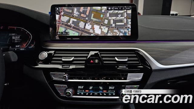 BMW 5 Series 2023 — Şəkil 13/20