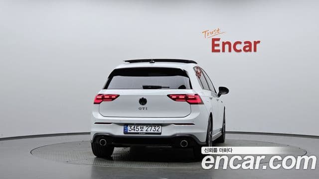 Volkswagen Golf 2024 — ფოტო 4/20