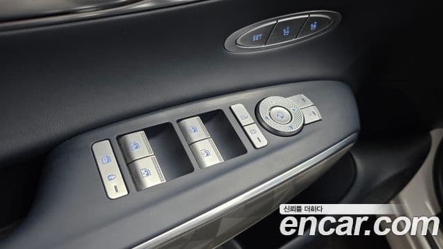 Genesis GV70 2022 — Photo 26/32