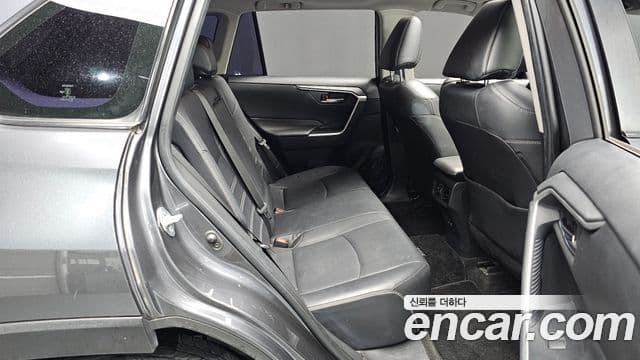 Toyota RAV4 2019 — ფოტო 11/20