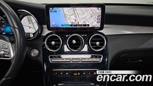 Mercedes-Benz GLC-Class 2021 — ფოტო 14/20
