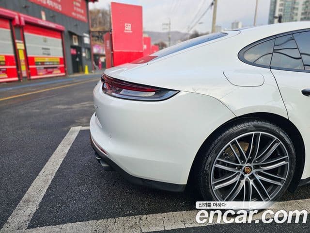 Porsche Panamera 2022 — фото 4 из 20