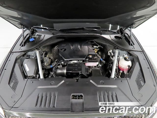 Genesis GV70 2023 — ფოტო 19/20