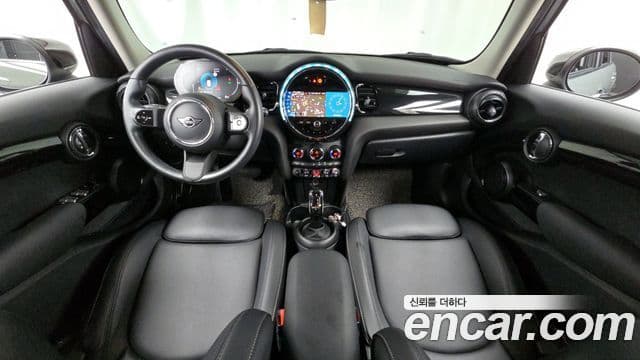 Mini Cooper 2021 — ფოტო 9/20
