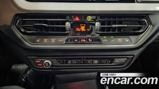 BMW 1 Series 2021 — Şəkil 7/20
