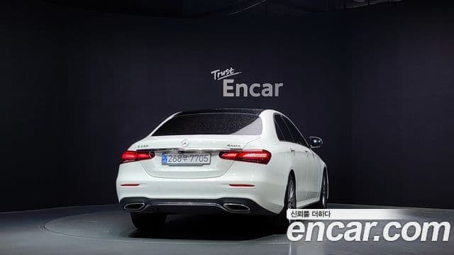 Mercedes-Benz E-Class 2022 — Фото 4/20