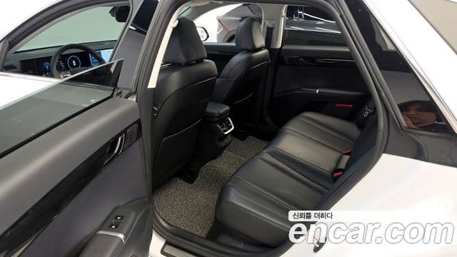 Hyundai Grandeur 2023 — ფოტო 11/20