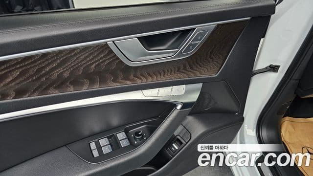 Audi A6 2022 — ფოტო 13/20