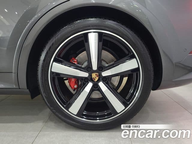 Porsche Cayenne 2025 — фото 4 из 20