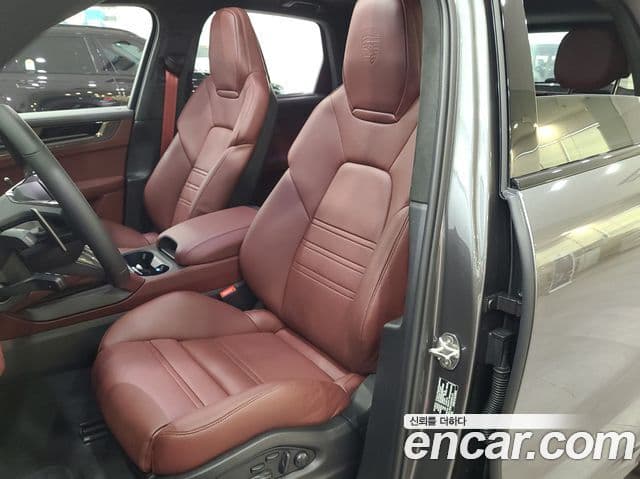 Porsche Cayenne 2025 — фото 9 из 20