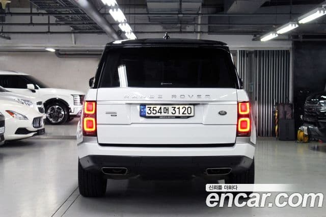 Land Rover Range Rover 2020 — ფოტო 14/20