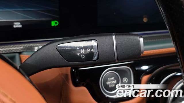 Mercedes-Benz G-Class 2020 — Photo 23/36
