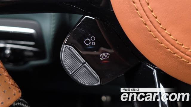 Mercedes-Benz G-Class 2020 — Photo 17/36