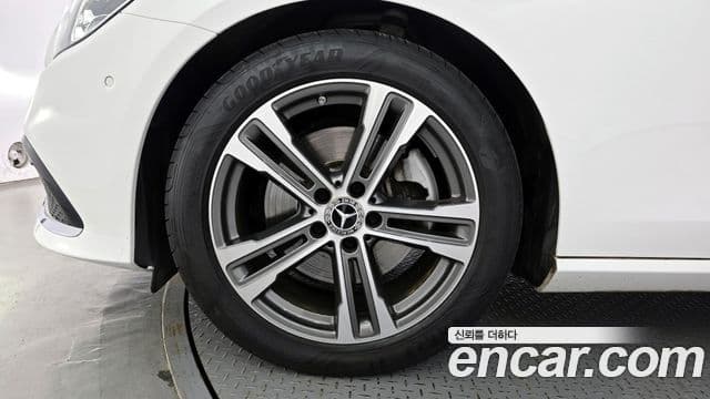 Mercedes-Benz E-Class 2023 — фото 5 из 20